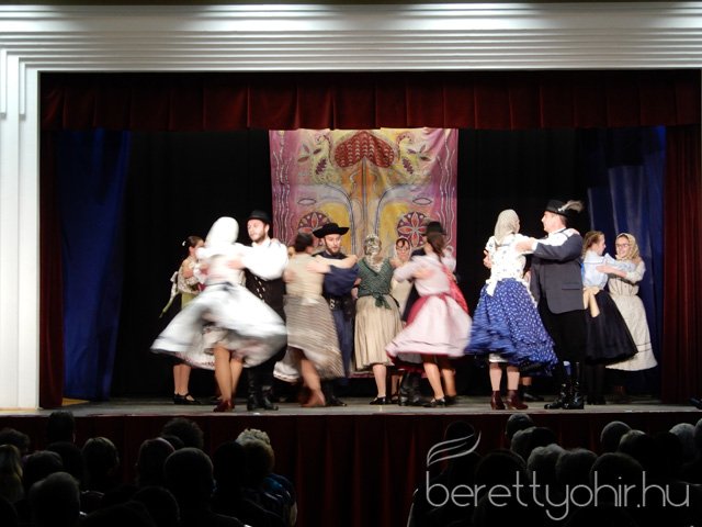 45 éves a Bihar Néptáncegyüttes 01